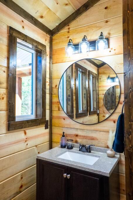 The Big Tex Luxury Cabin Is Epic 브로큰보우 외부 사진