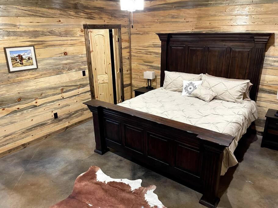 The Big Tex Luxury Cabin Is Epic 브로큰보우 외부 사진