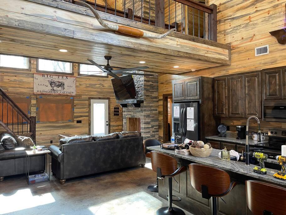 The Big Tex Luxury Cabin Is Epic 브로큰보우 외부 사진