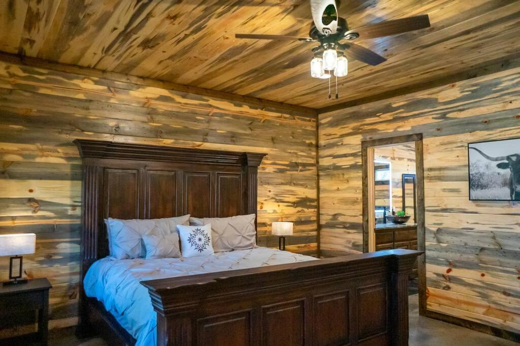 The Big Tex Luxury Cabin Is Epic 브로큰보우 외부 사진