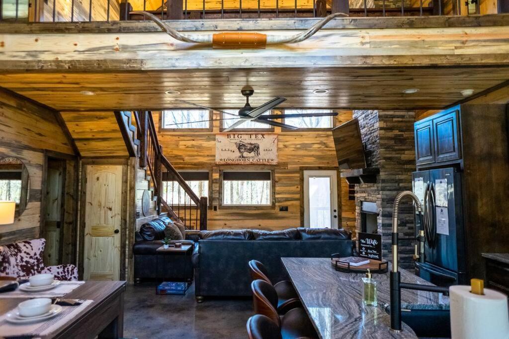 The Big Tex Luxury Cabin Is Epic 브로큰보우 외부 사진